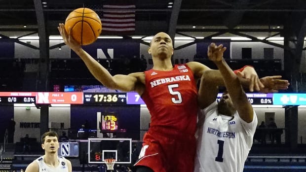 MBB vs Northwestern 2022.02.21 USATSI_17746474 Bryce McGowens and Chase Audige 